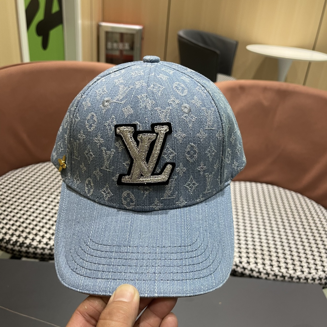  LV(路易威登)新款原单棒球帽，11开模订制，原版牛仔布料，做工细致完美，质量超赞，基础头围56，贴片