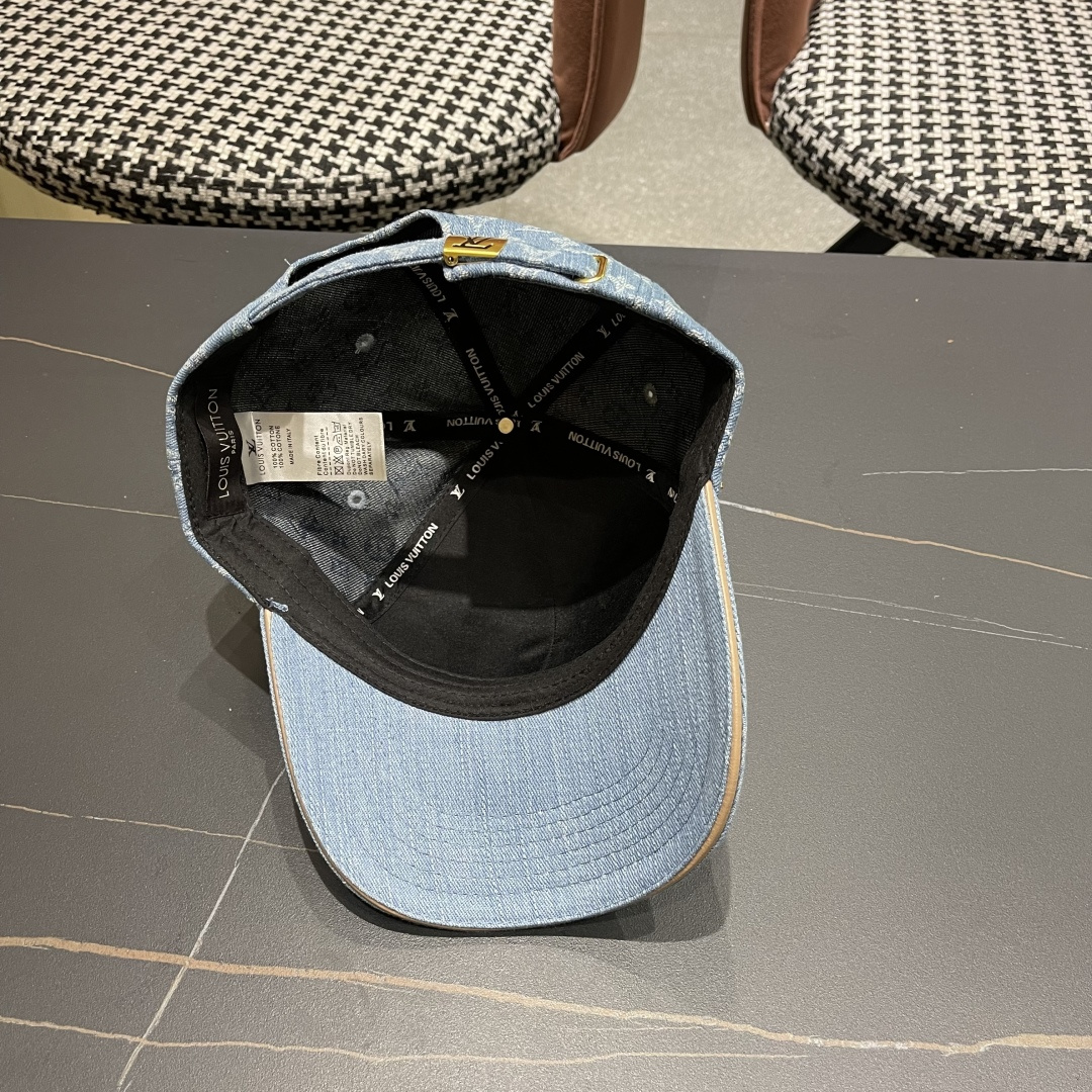  LV(路易威登)新款原单棒球帽，11开模订制，原版牛仔布料，做工细致完美，质量超赞，基础头围56，贴片