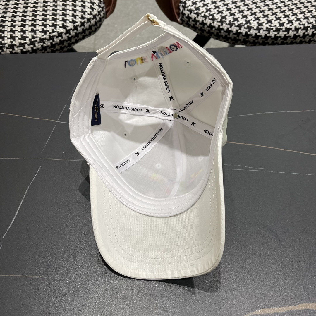  路易威登棒球帽 LouisVuitton😍新款LV棒球帽高端大气，百搭款🤗男女通用！跑量！
