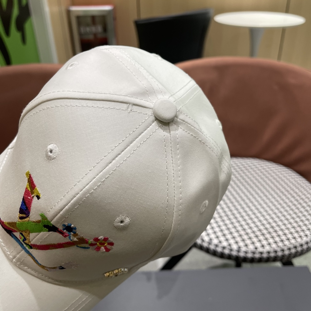  路易威登棒球帽 LouisVuitton😍新款LV棒球帽高端大气，百搭款🤗男女通用！跑量！