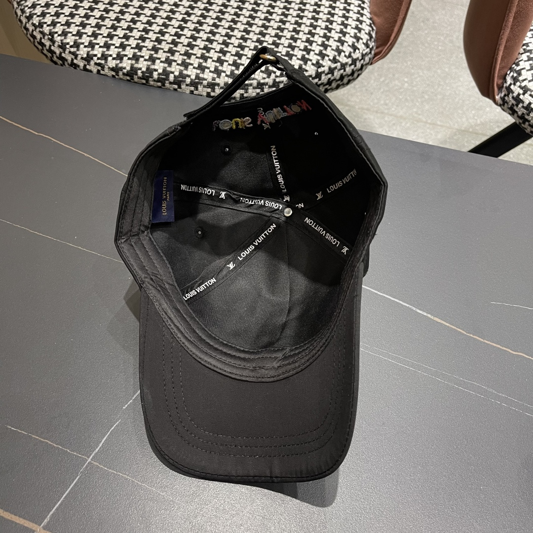 路易威登棒球帽 LouisVuitton😍新款LV棒球帽高端大气，百搭款🤗男女通用！跑量！