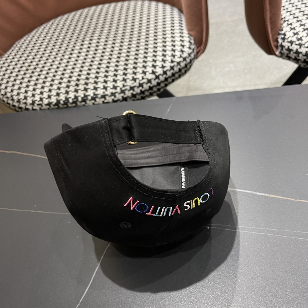 路易威登棒球帽 LouisVuitton😍新款LV棒球帽高端大气，百搭款🤗男女通用！跑量！