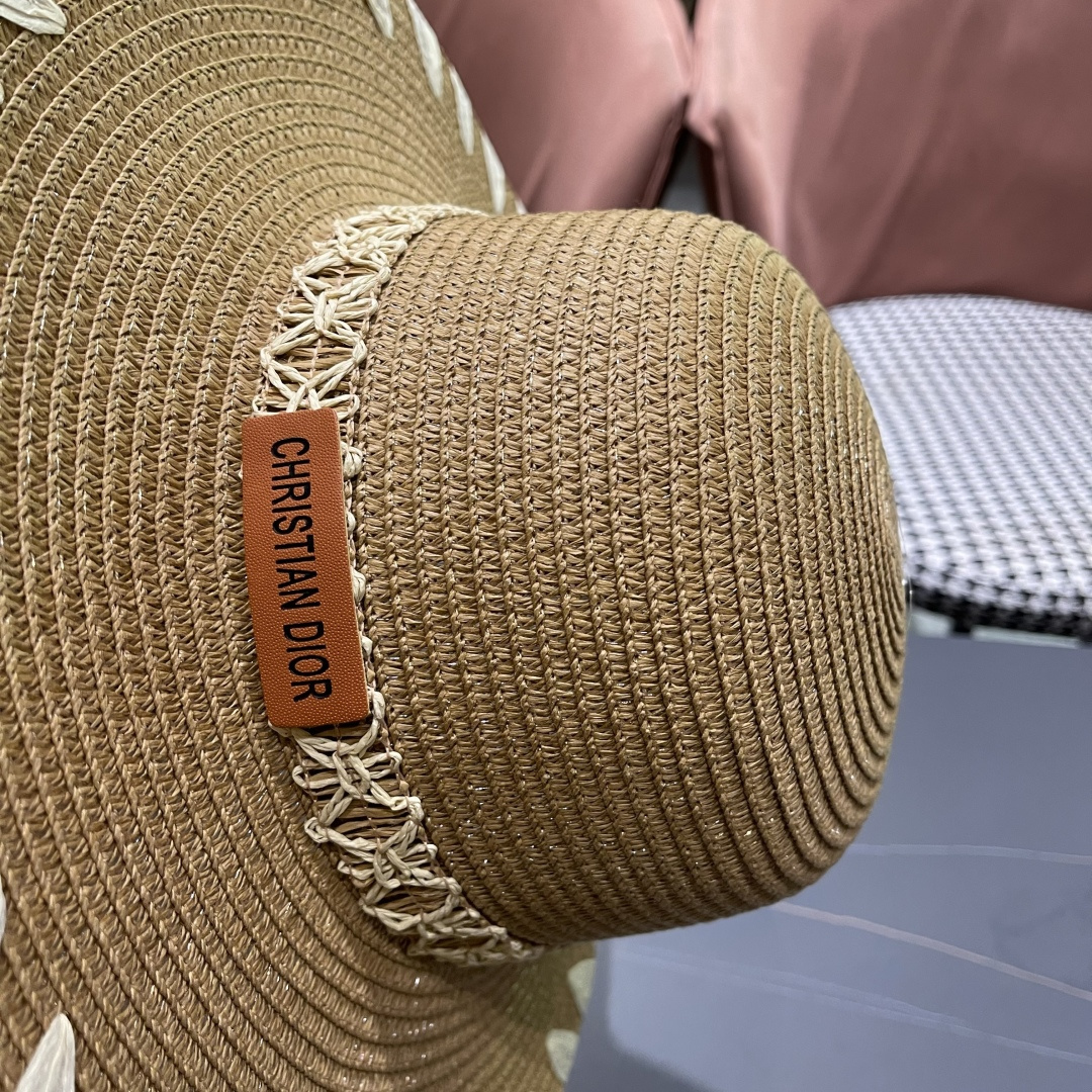 DIOR迪奥2025新款草编渔夫帽女春季海边度假大帽檐甜美防晒草帽遮阳帽