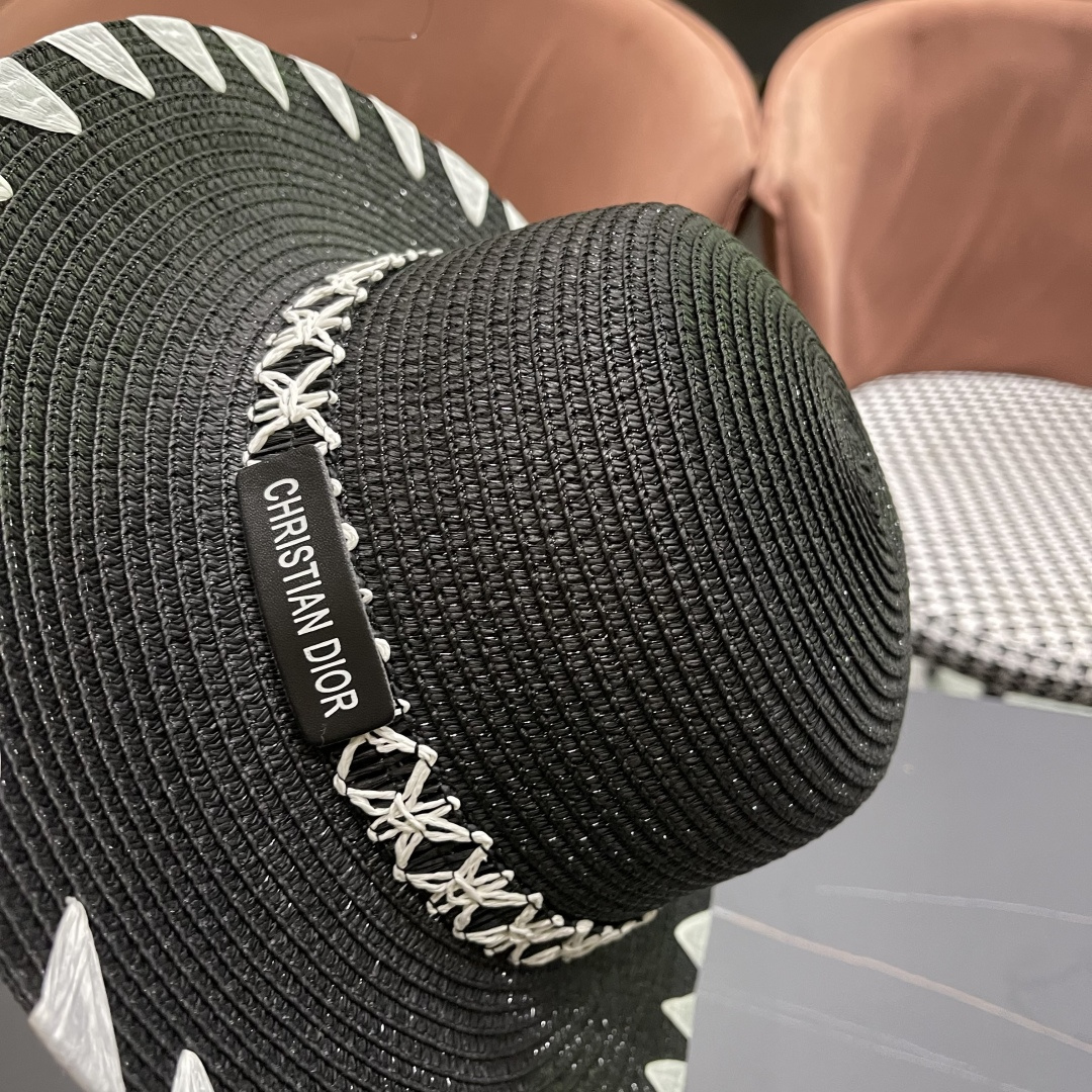  DIOR迪奥2025新款草编渔夫帽女春季海边度假大帽檐甜美防晒草帽遮阳帽