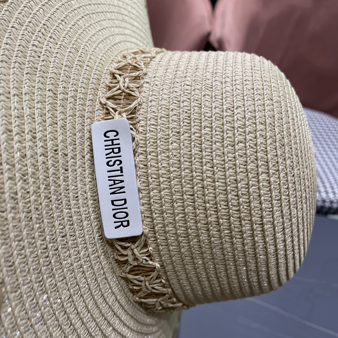  DIOR迪奥2025新款草编渔夫帽女春季海边度假大帽檐甜美防晒草帽遮阳帽