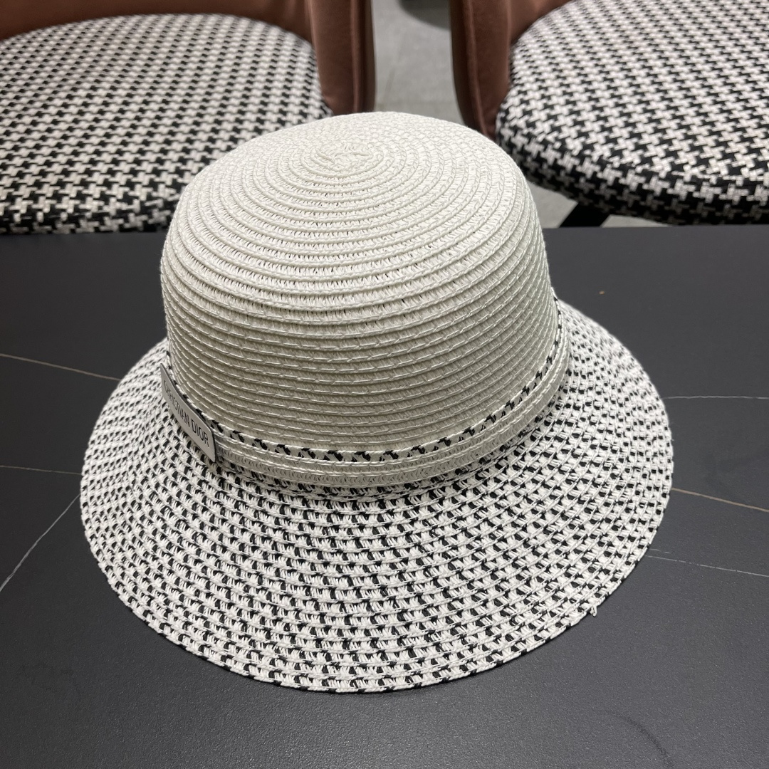  【DIOR迪奥】2025新款水桶草编遮阳草帽盆帽🤩沙滩风，简约大方，百搭单品～出街首选，新款帽型超美腻