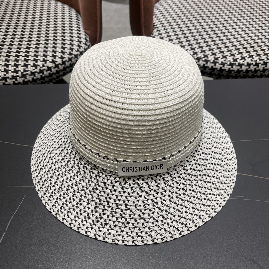  【DIOR迪奥】2025新款水桶草编遮阳草帽盆帽🤩沙滩风，简约大方，百搭单品～出街首选，新款帽型超美腻