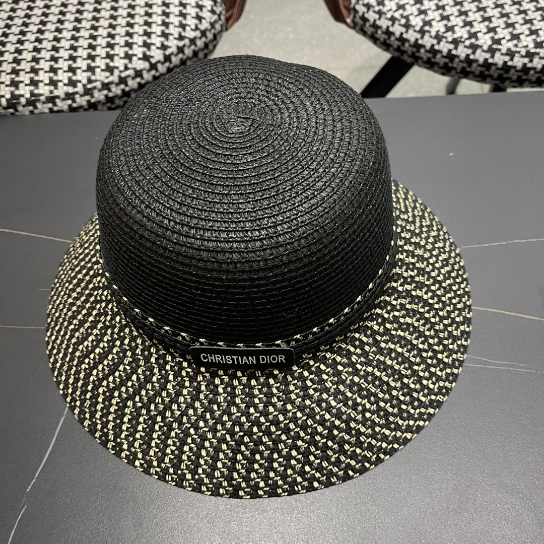  【DIOR迪奥】2025新款水桶草编遮阳草帽盆帽🤩沙滩风，简约大方，百搭单品～出街首选，新款帽型超美腻