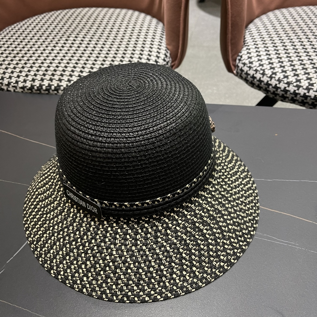  【DIOR迪奥】2025新款水桶草编遮阳草帽盆帽🤩沙滩风，简约大方，百搭单品～出街首选，新款帽型超美腻