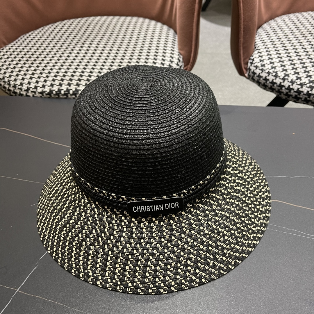  【DIOR迪奥】2025新款水桶草编遮阳草帽盆帽🤩沙滩风，简约大方，百搭单品～出街首选，新款帽型超美腻