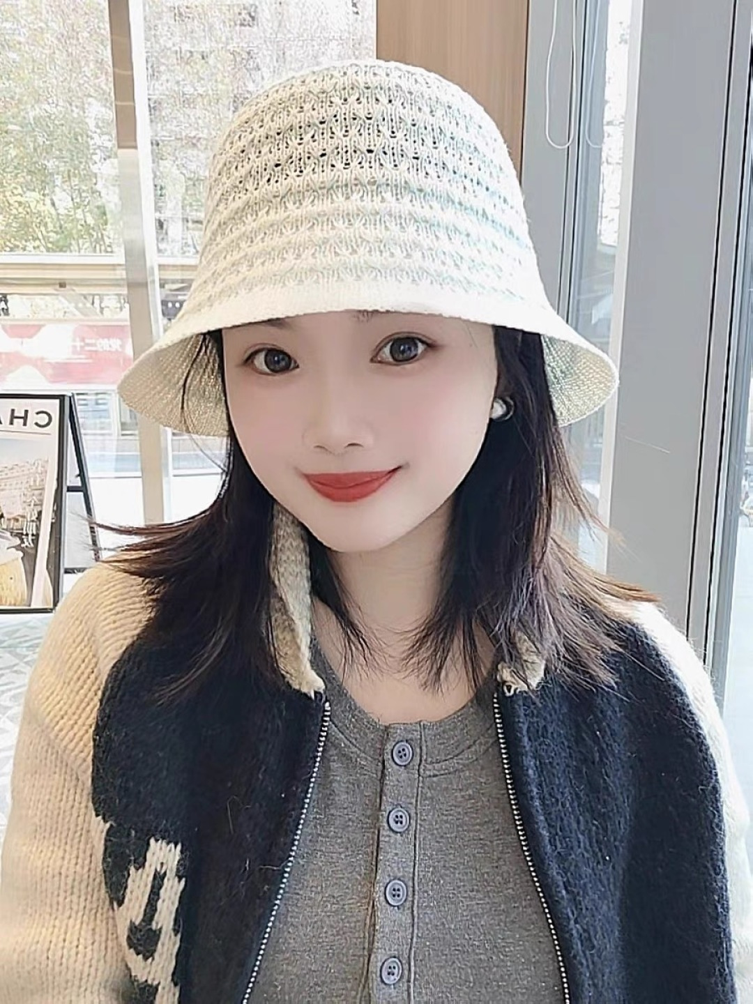  香奈儿Chanel夏季防晒新款镂空彩色条纹遮阳帽海边度假渔夫帽盆帽 