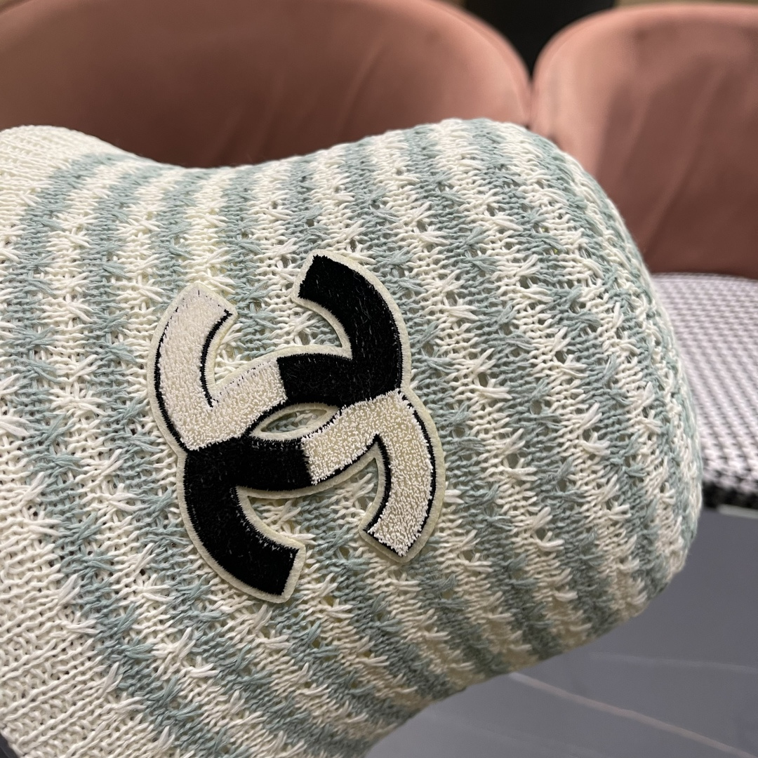  香奈儿Chanel夏季防晒新款镂空彩色条纹遮阳帽海边度假渔夫帽盆帽 