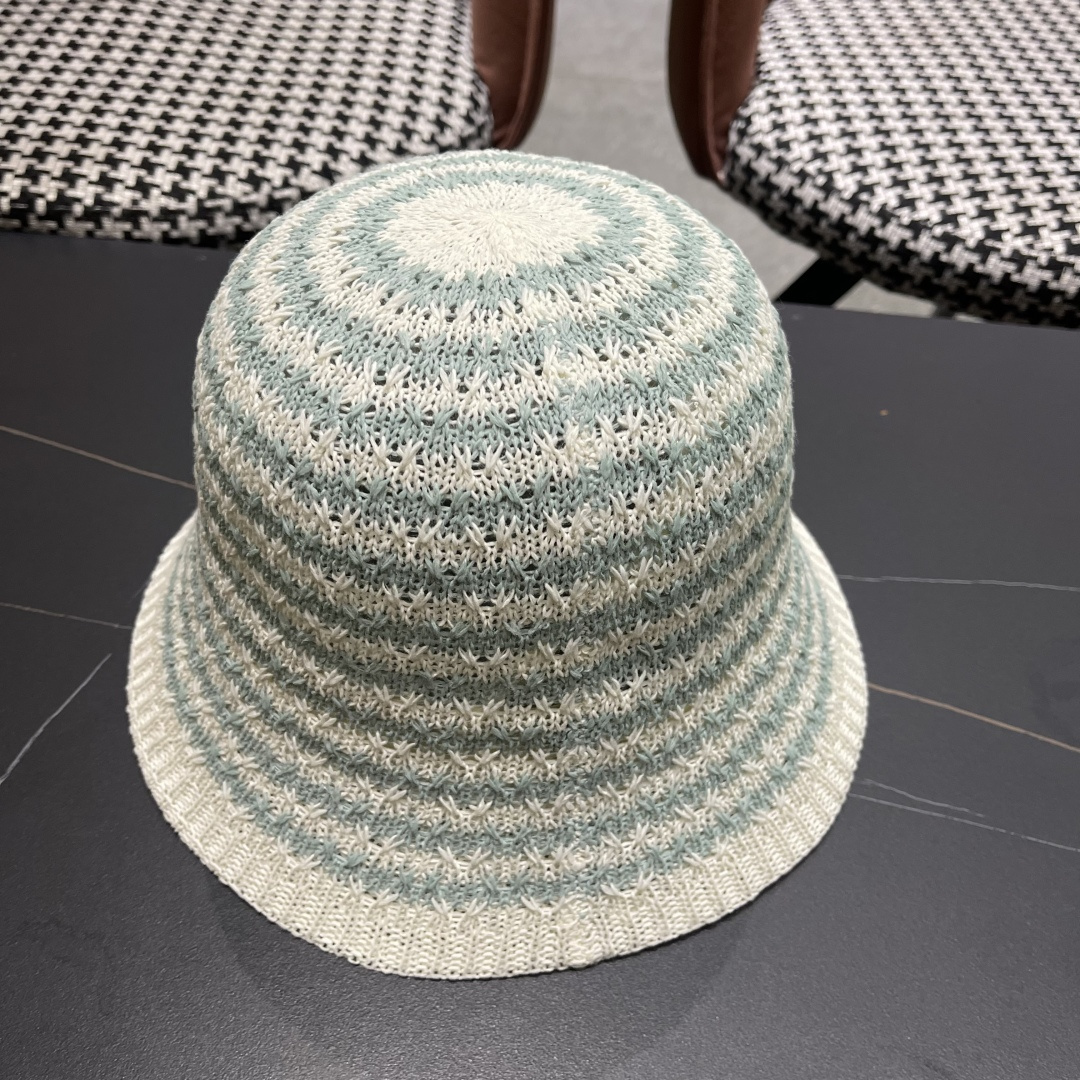  香奈儿Chanel夏季防晒新款镂空彩色条纹遮阳帽海边度假渔夫帽盆帽 