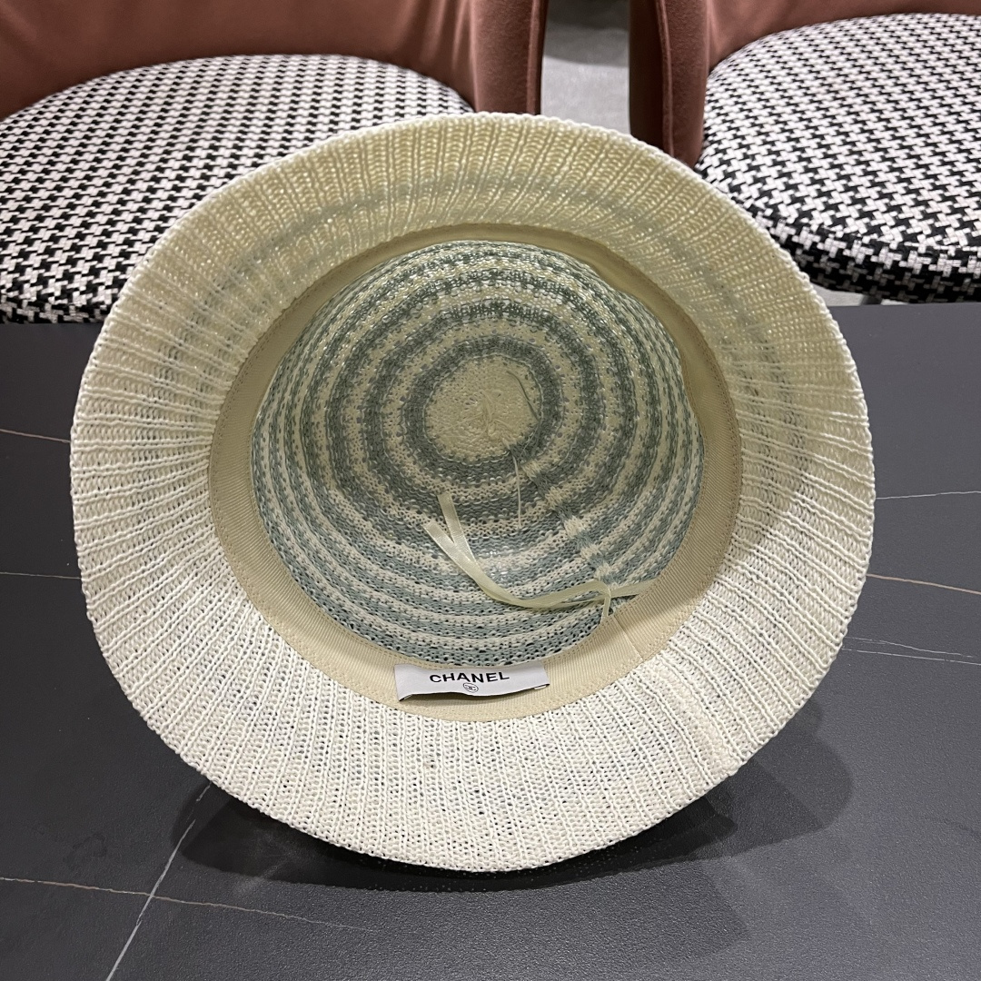  香奈儿Chanel夏季防晒新款镂空彩色条纹遮阳帽海边度假渔夫帽盆帽 
