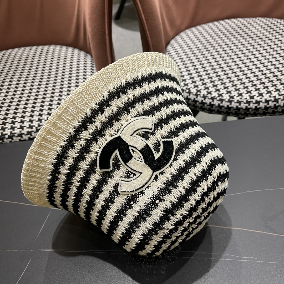  香奈儿Chanel夏季防晒新款镂空彩色条纹遮阳帽海边度假渔夫帽盆帽 