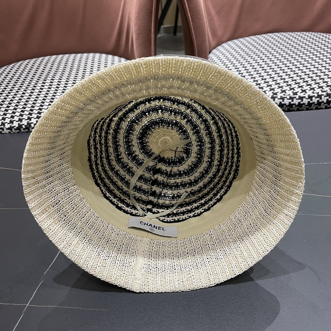  香奈儿Chanel夏季防晒新款镂空彩色条纹遮阳帽海边度假渔夫帽盆帽 