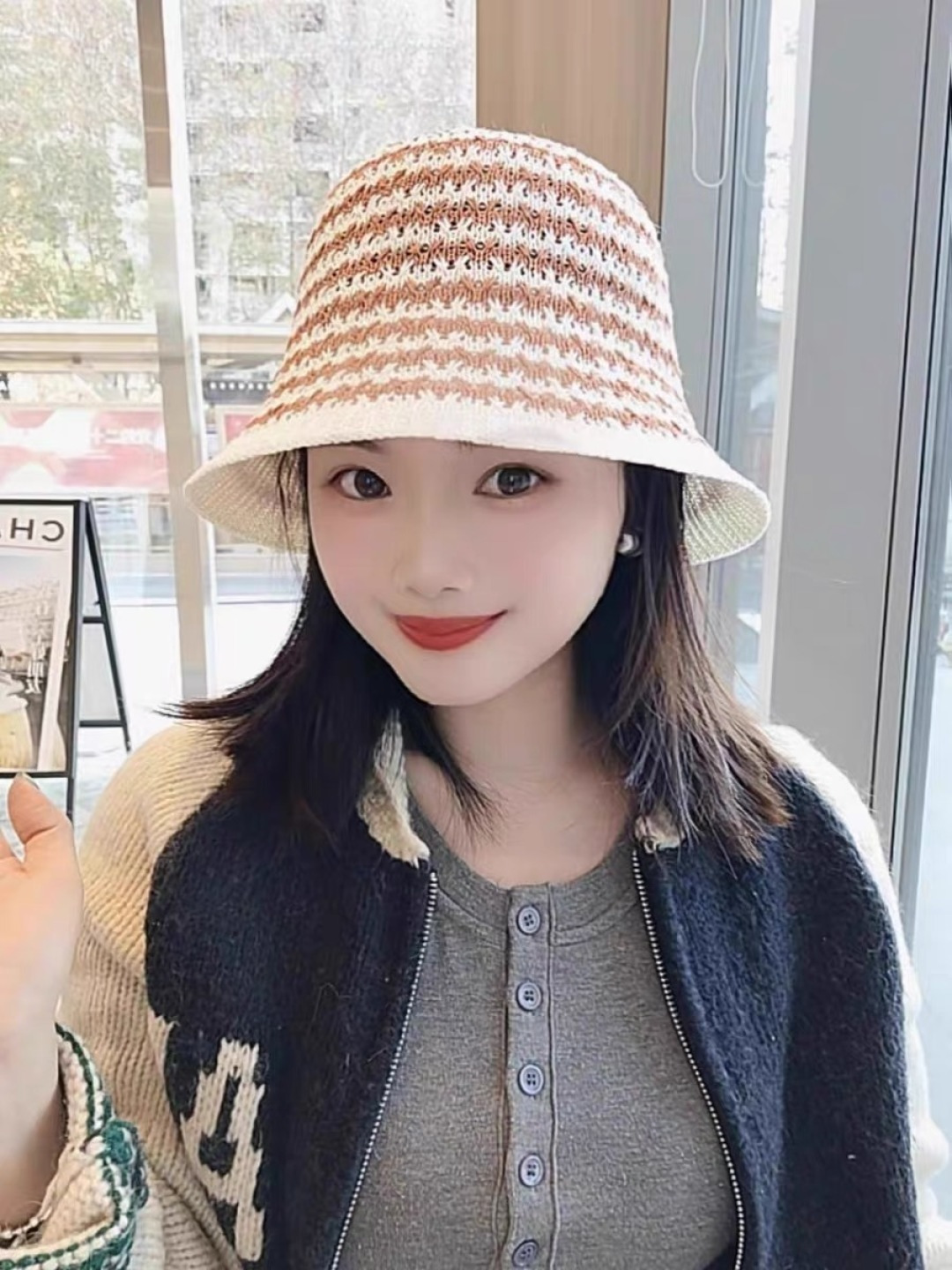  香奈儿Chanel夏季防晒新款镂空彩色条纹遮阳帽海边度假渔夫帽盆帽 