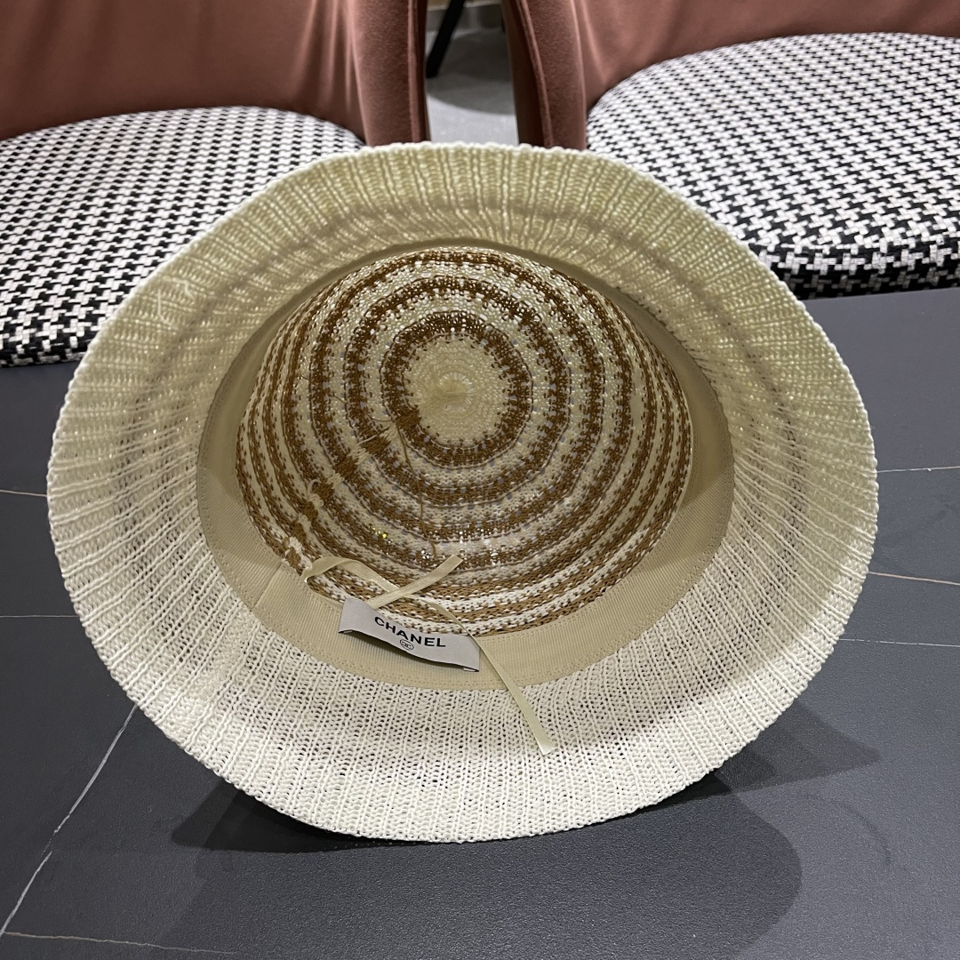  香奈儿Chanel夏季防晒新款镂空彩色条纹遮阳帽海边度假渔夫帽盆帽 