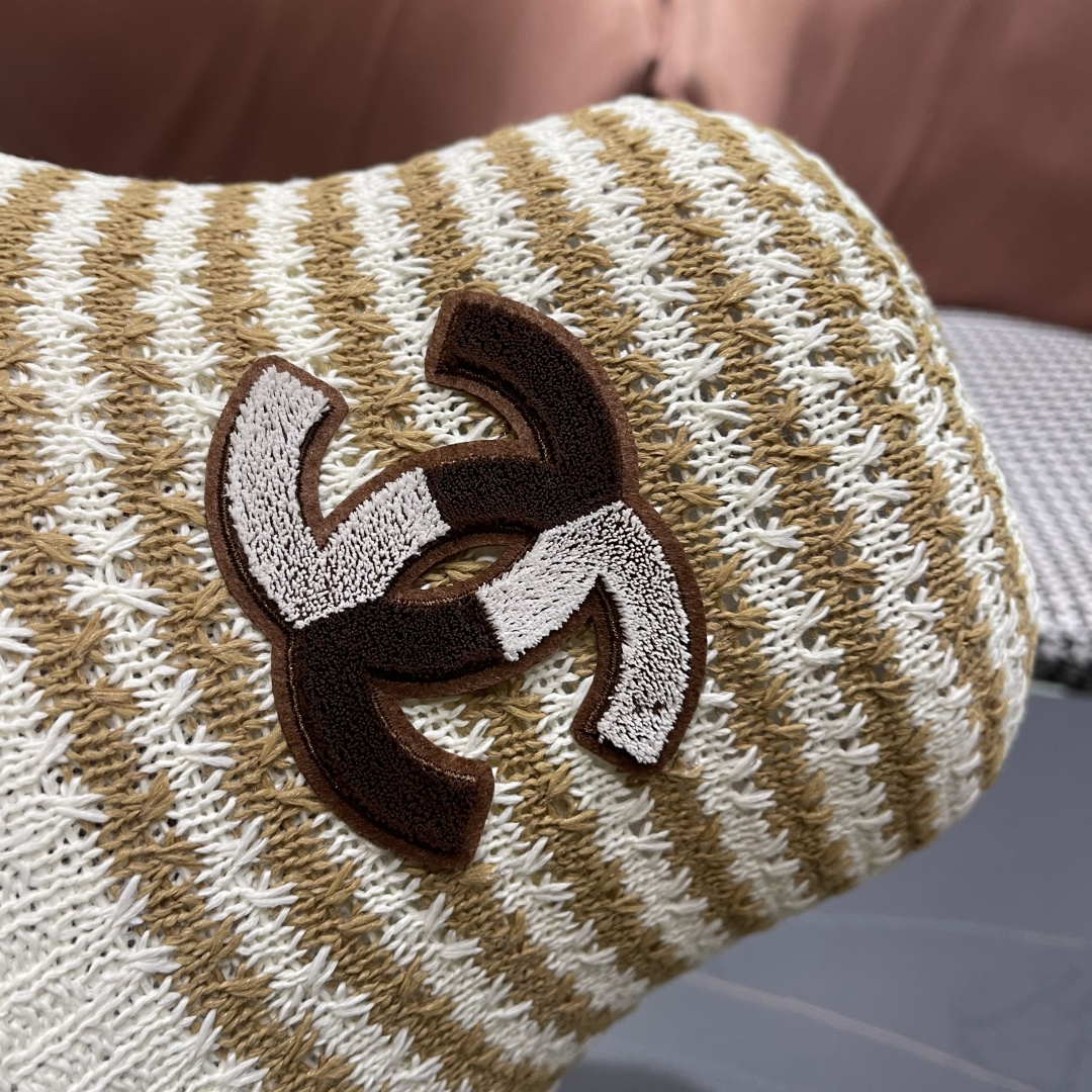  香奈儿Chanel夏季防晒新款镂空彩色条纹遮阳帽海边度假渔夫帽盆帽 