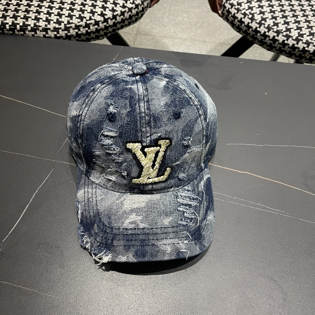  LV路易威登新款牛仔棒球帽火爆技术升级，风街头风十足，更符合现在时尚小哥哥小姐姐的style，机场街拍