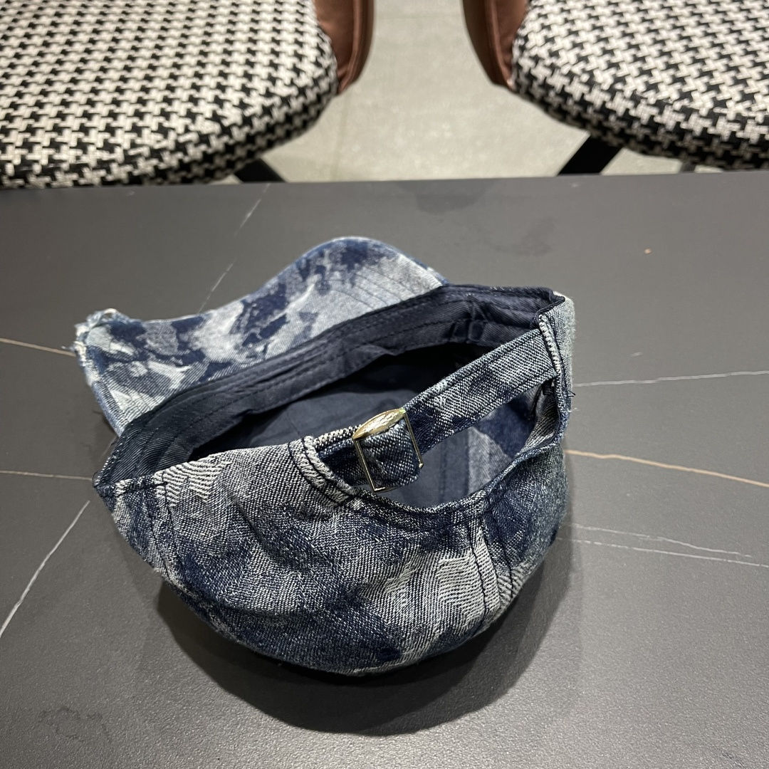  LV路易威登新款牛仔棒球帽火爆技术升级，风街头风十足，更符合现在时尚小哥哥小姐姐的style，机场街拍