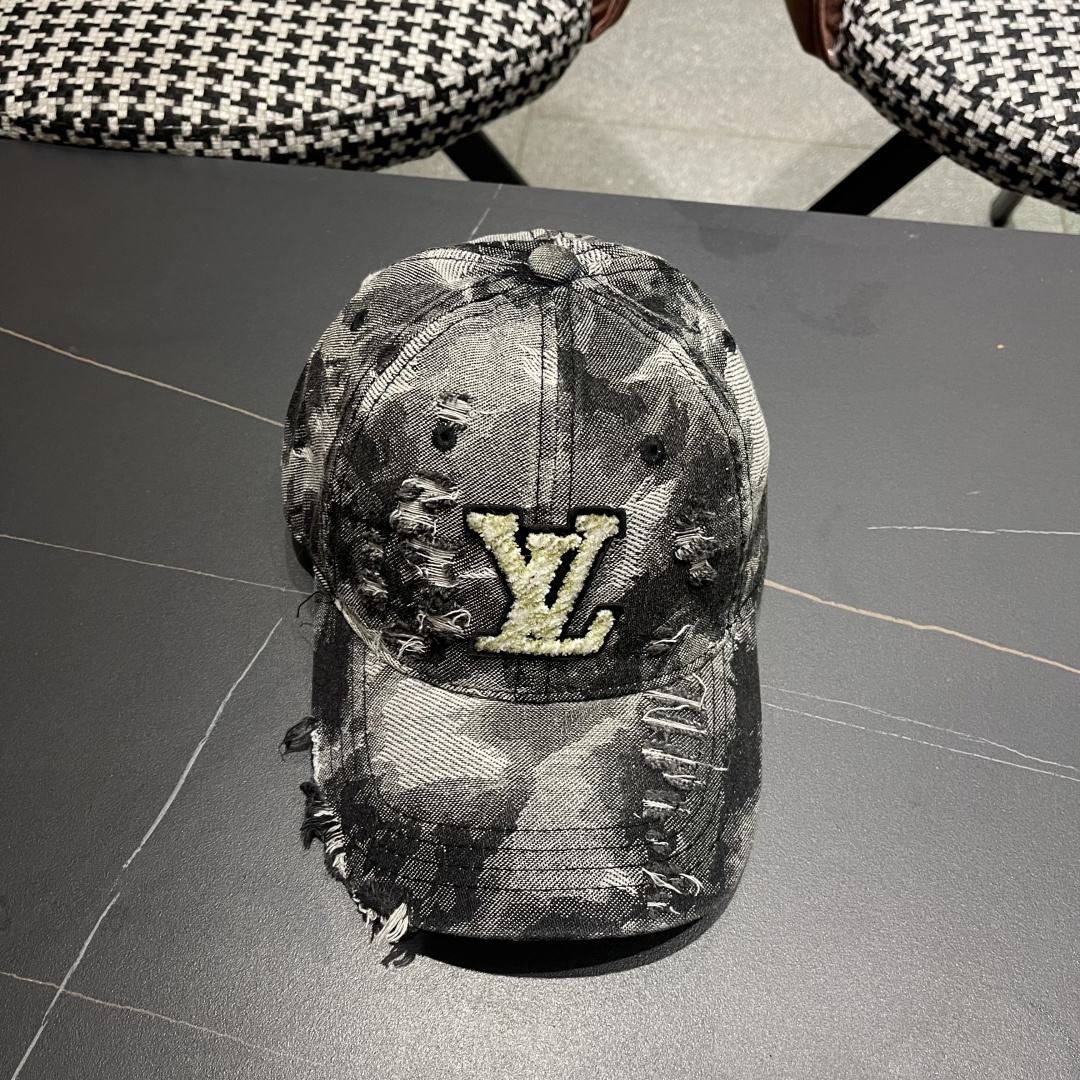  LV路易威登新款牛仔棒球帽火爆技术升级，风街头风十足，更符合现在时尚小哥哥小姐姐的style，机场街拍