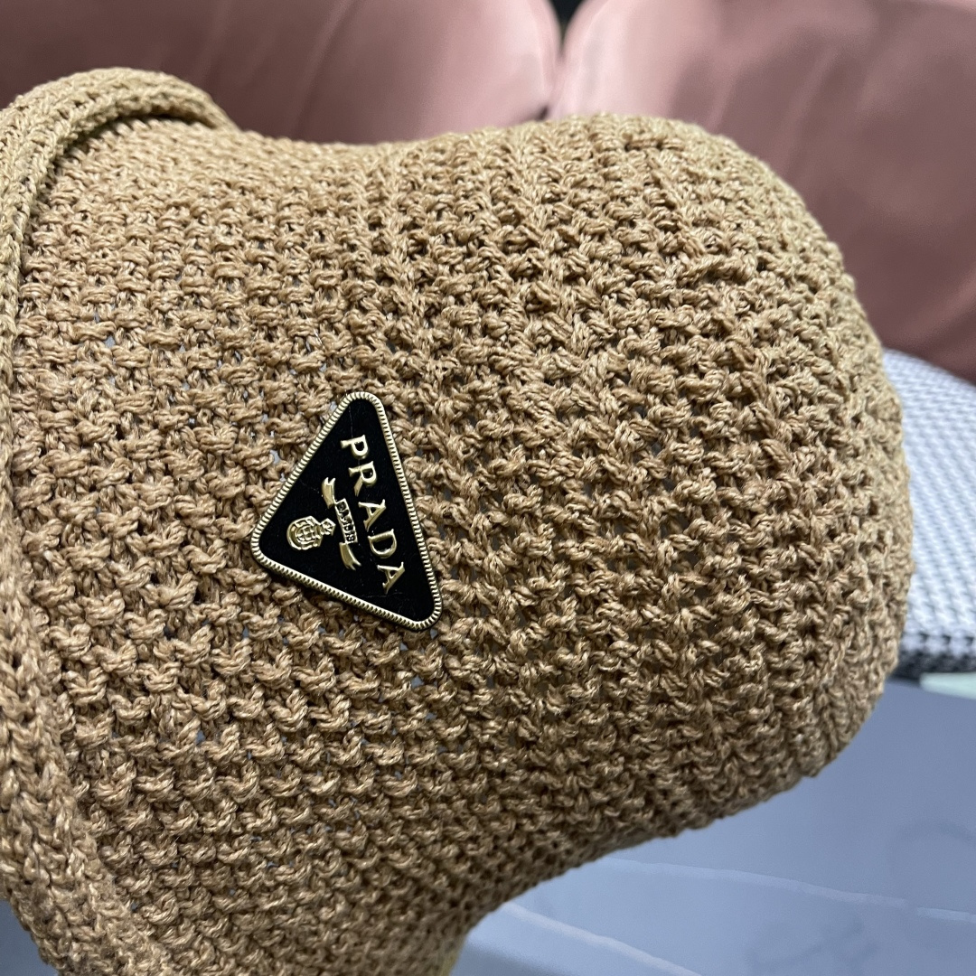 【PRADA普拉达】新款镂空小桶帽渔夫帽，可随意折叠，超好搭
