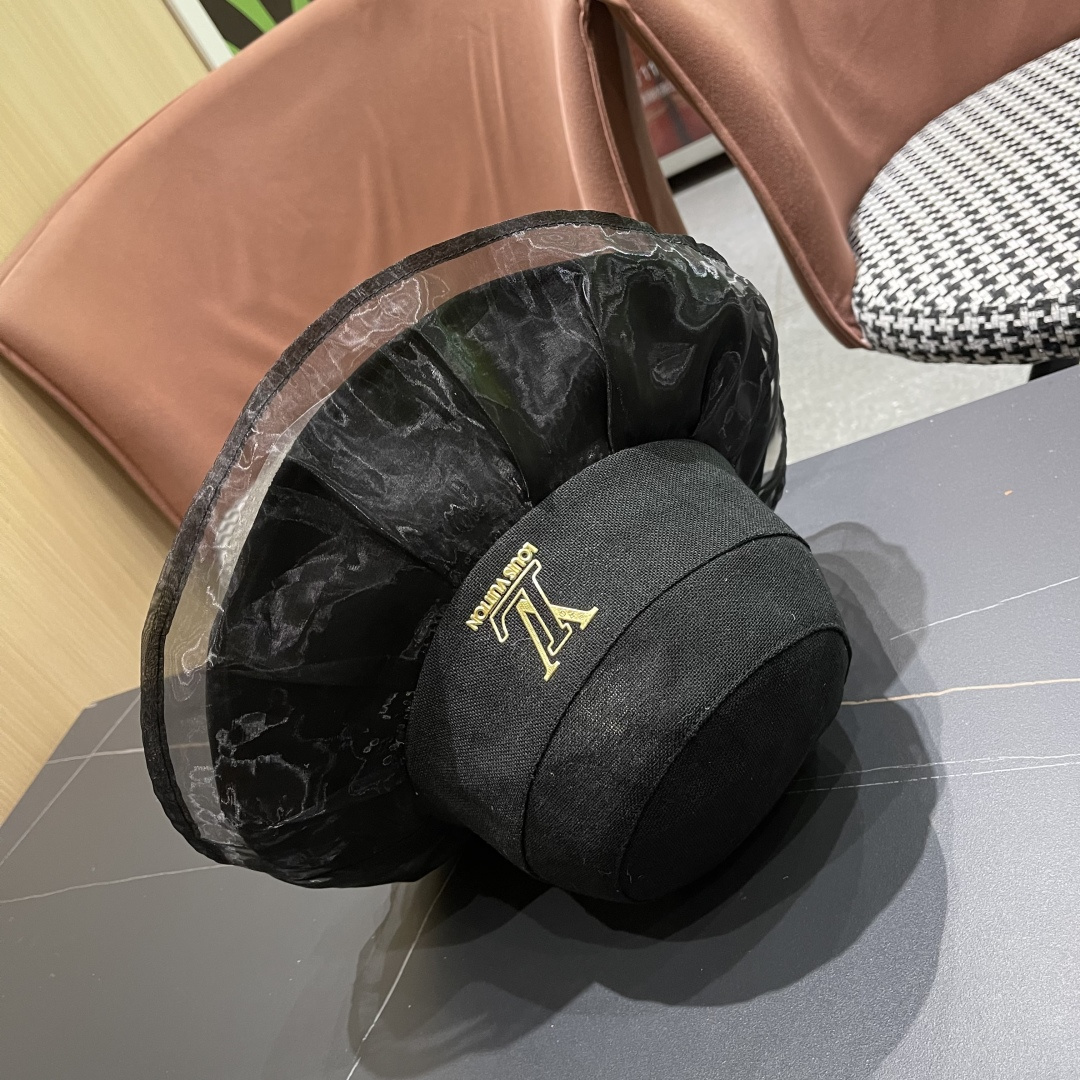  【LV路易威登】2025夏季薄款遮阳大帽檐渔夫帽～简约大气,