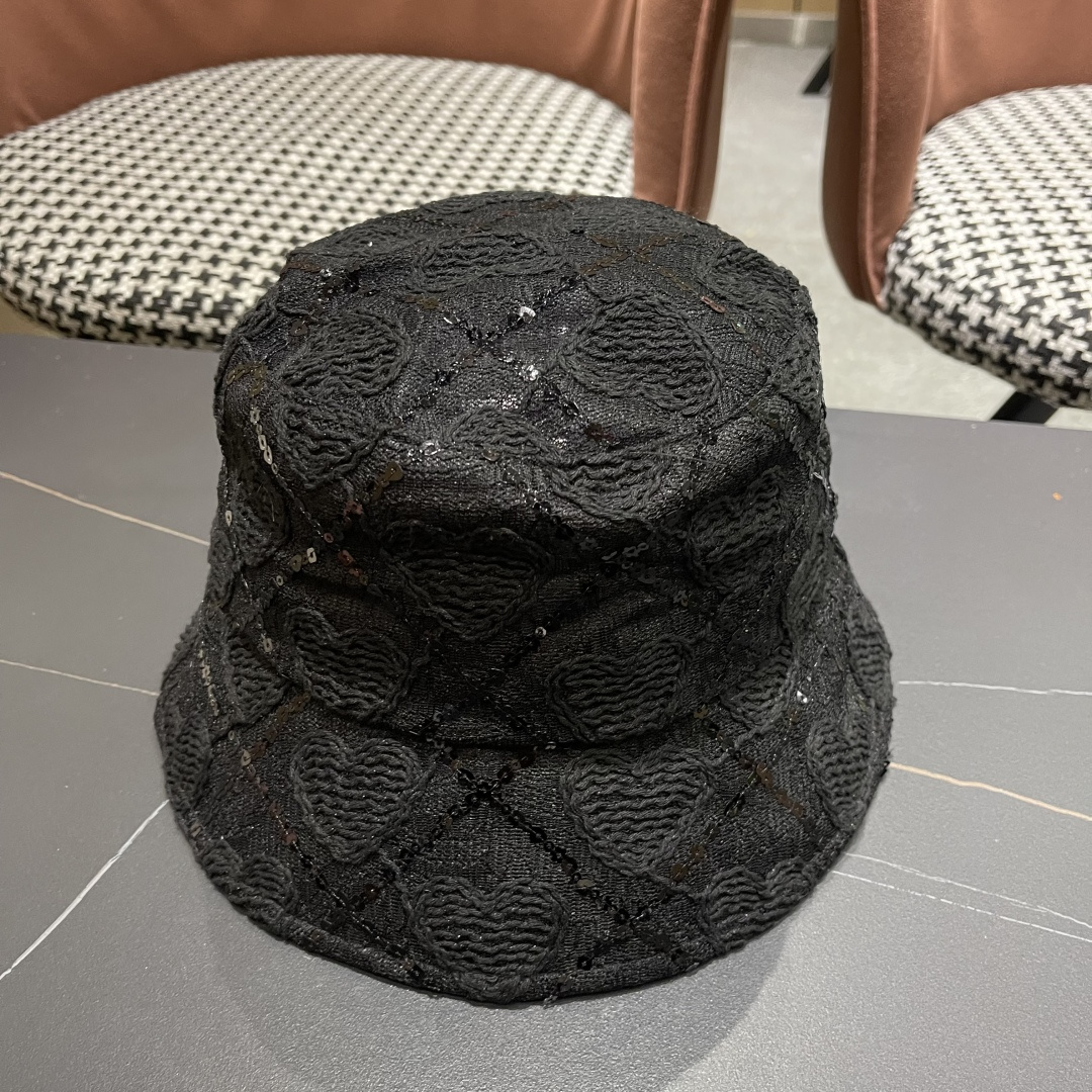  PRADA普拉达 夏季薄款蕾丝亮片显脸小渔夫帽高级感防晒遮阳帽子女夏季百搭太阳帽