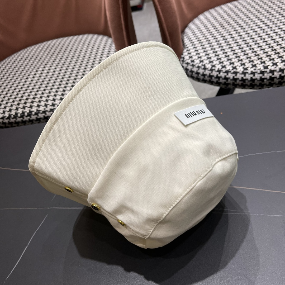  谬谬夏季新款日系小众设计风格渔夫帽简约尚时风，男女同款！高质品，尊享品质感！