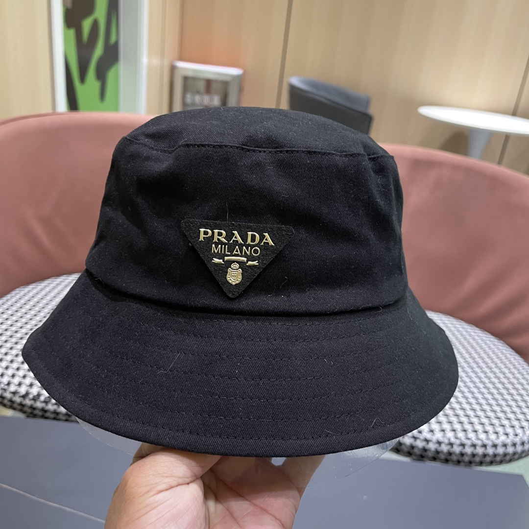  普拉达Prada 2025春夏季百搭渔夫帽女夏小帽檐平顶盆帽子