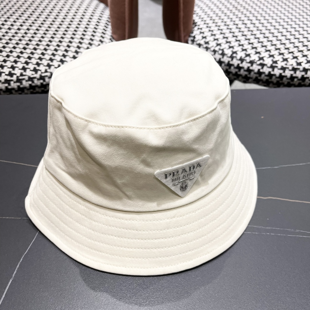  普拉达Prada 2025春夏季百搭渔夫帽女夏小帽檐平顶盆帽子