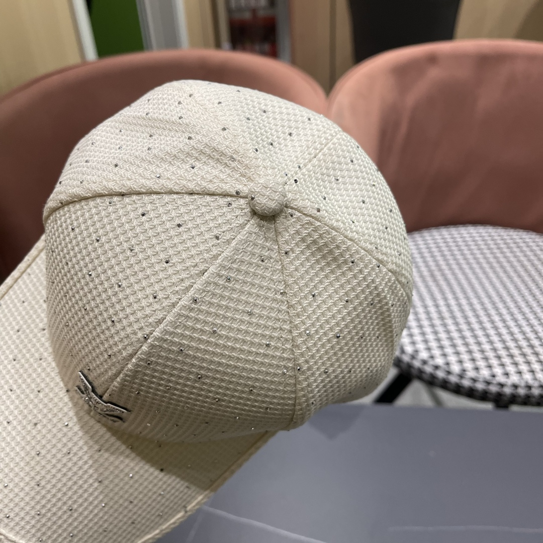  路易威登棒球帽 LouisVuitton😍新款带钻棒球帽高端大气，跑量！
