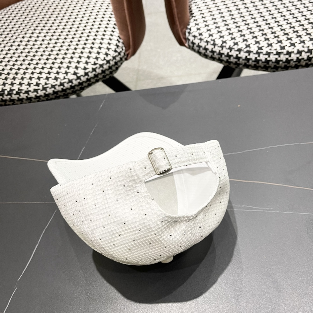  路易威登棒球帽 LouisVuitton😍新款带钻棒球帽高端大气，跑量！