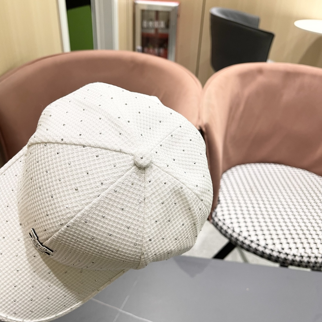  路易威登棒球帽 LouisVuitton😍新款带钻棒球帽高端大气，跑量！