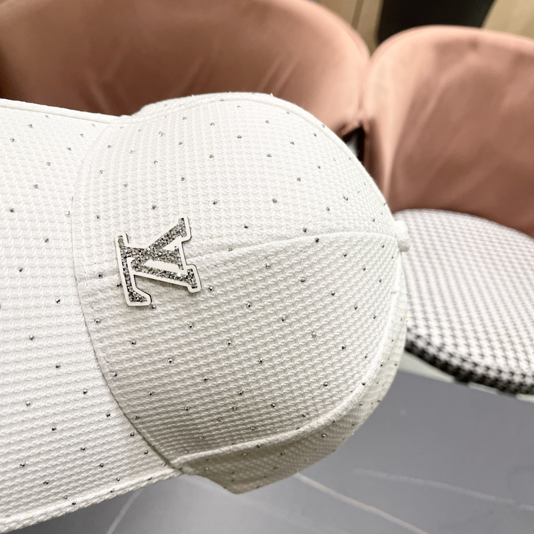  路易威登棒球帽 LouisVuitton😍新款带钻棒球帽高端大气，跑量！