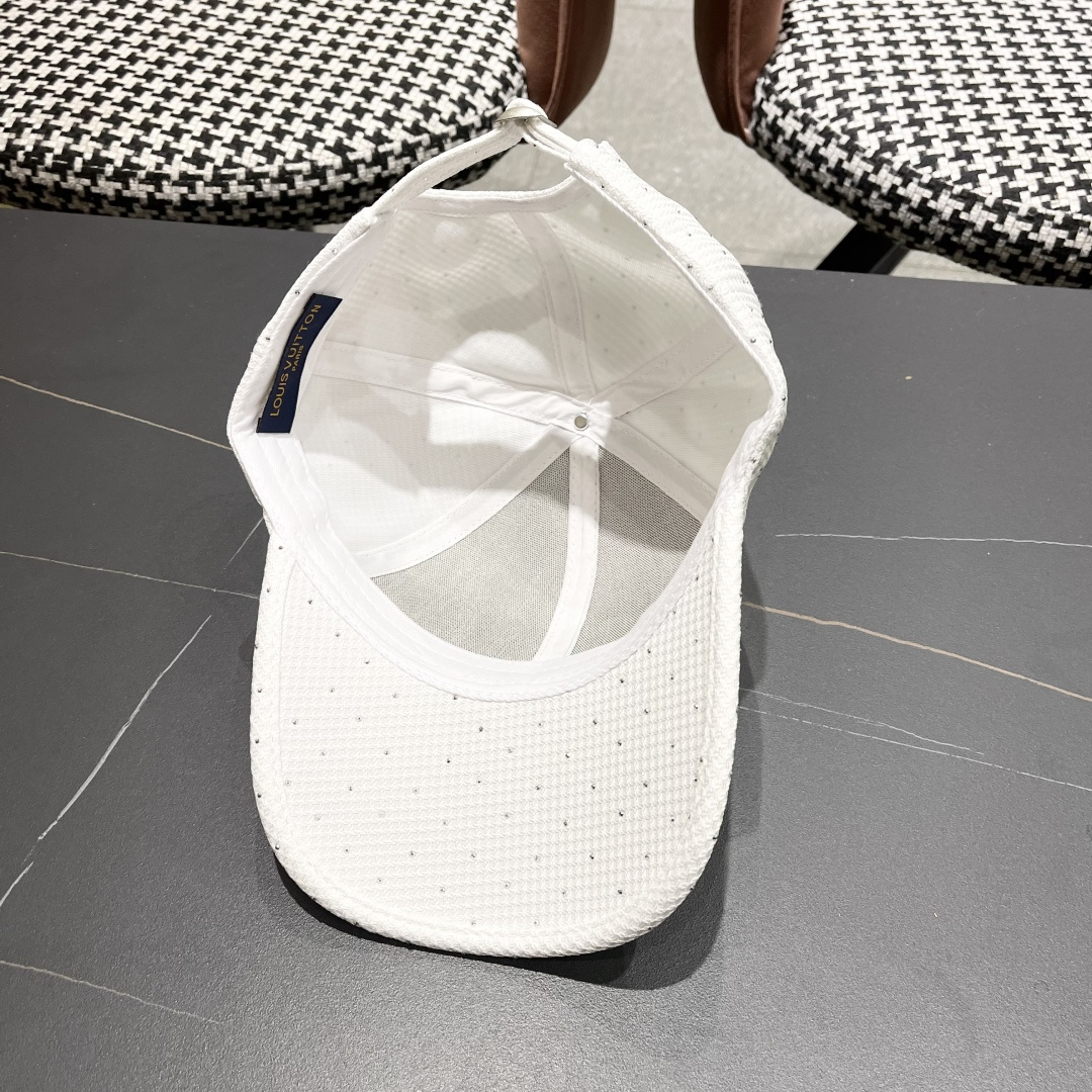  路易威登棒球帽 LouisVuitton😍新款带钻棒球帽高端大气，跑量！