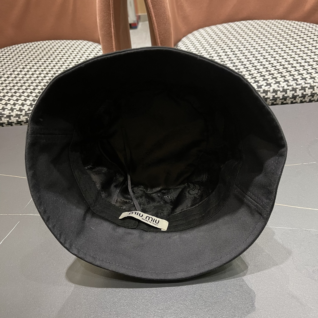  谬谬春夏新款潮牌素颜百搭水桶帽，大牌简约尚时风，