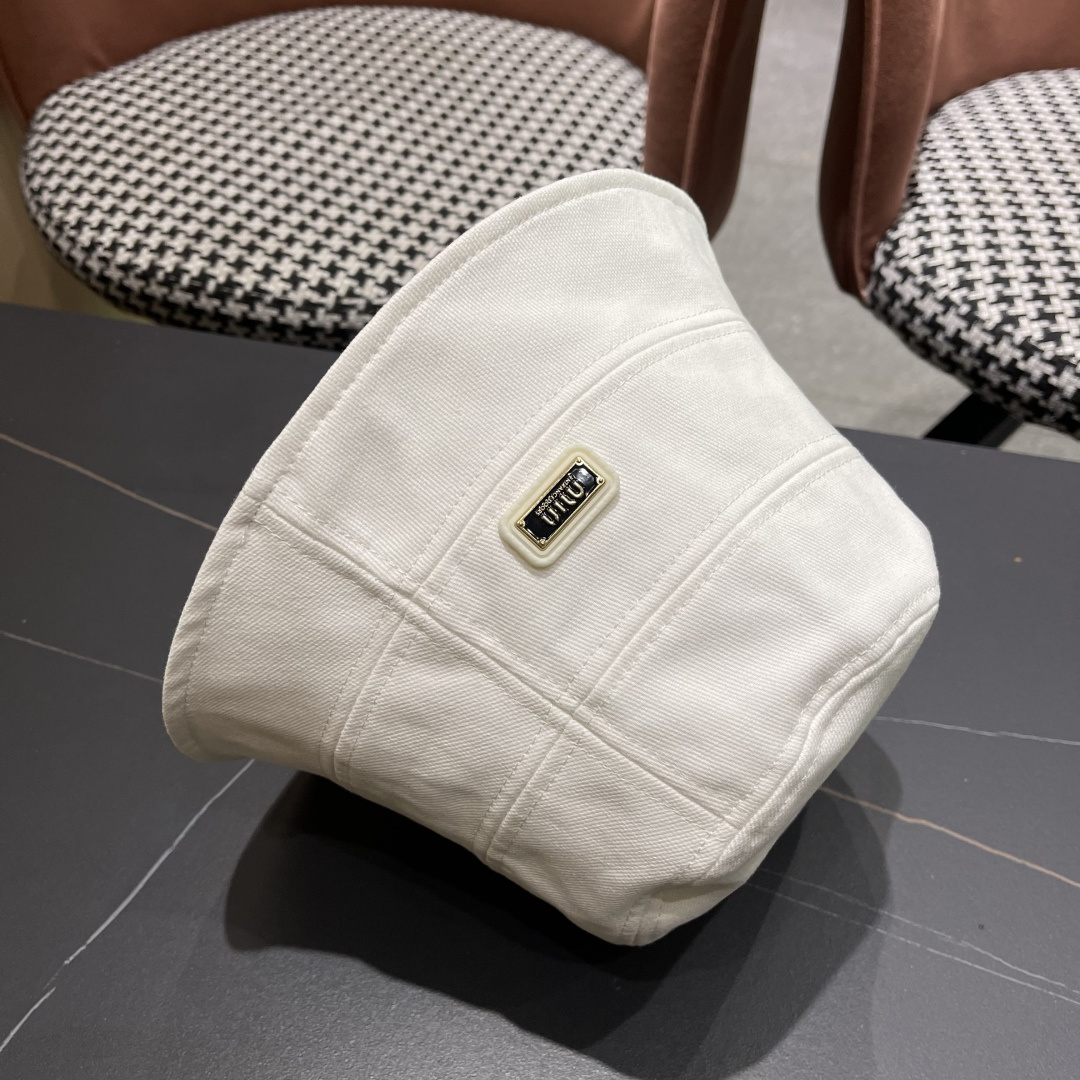  谬谬春夏新款潮牌素颜百搭水桶帽，大牌简约尚时风，