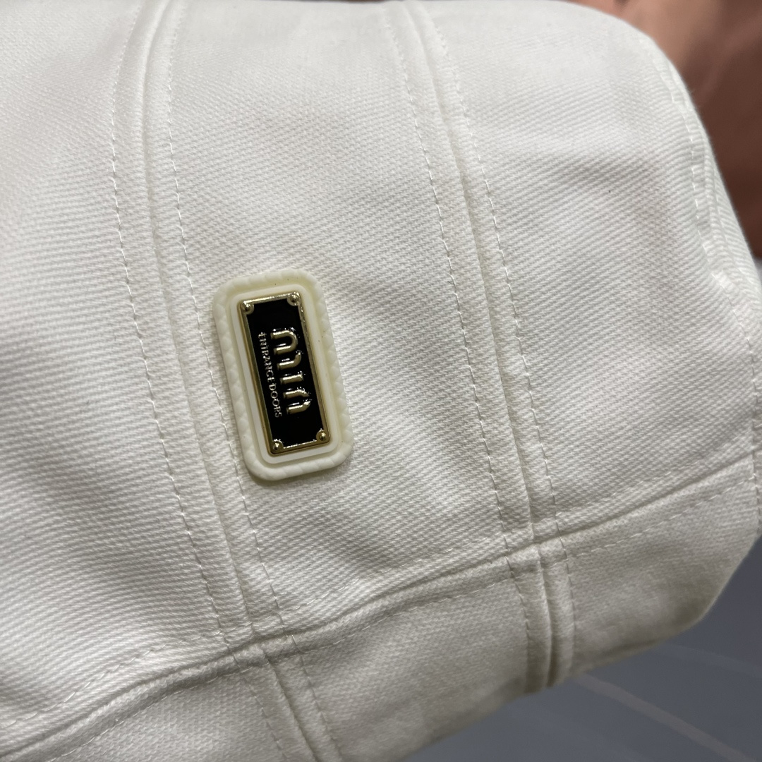  谬谬春夏新款潮牌素颜百搭水桶帽，大牌简约尚时风，