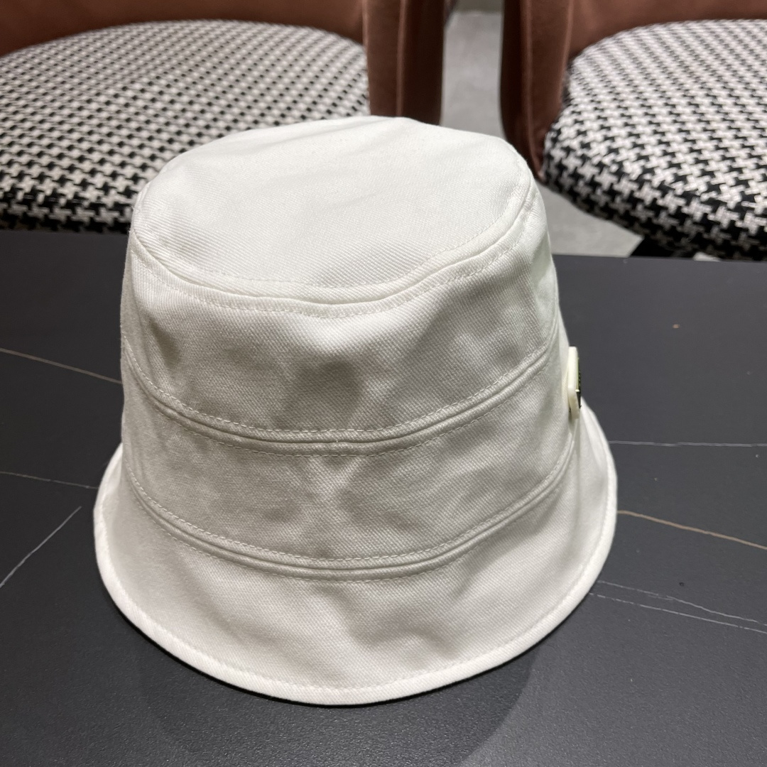  谬谬春夏新款潮牌素颜百搭水桶帽，大牌简约尚时风，