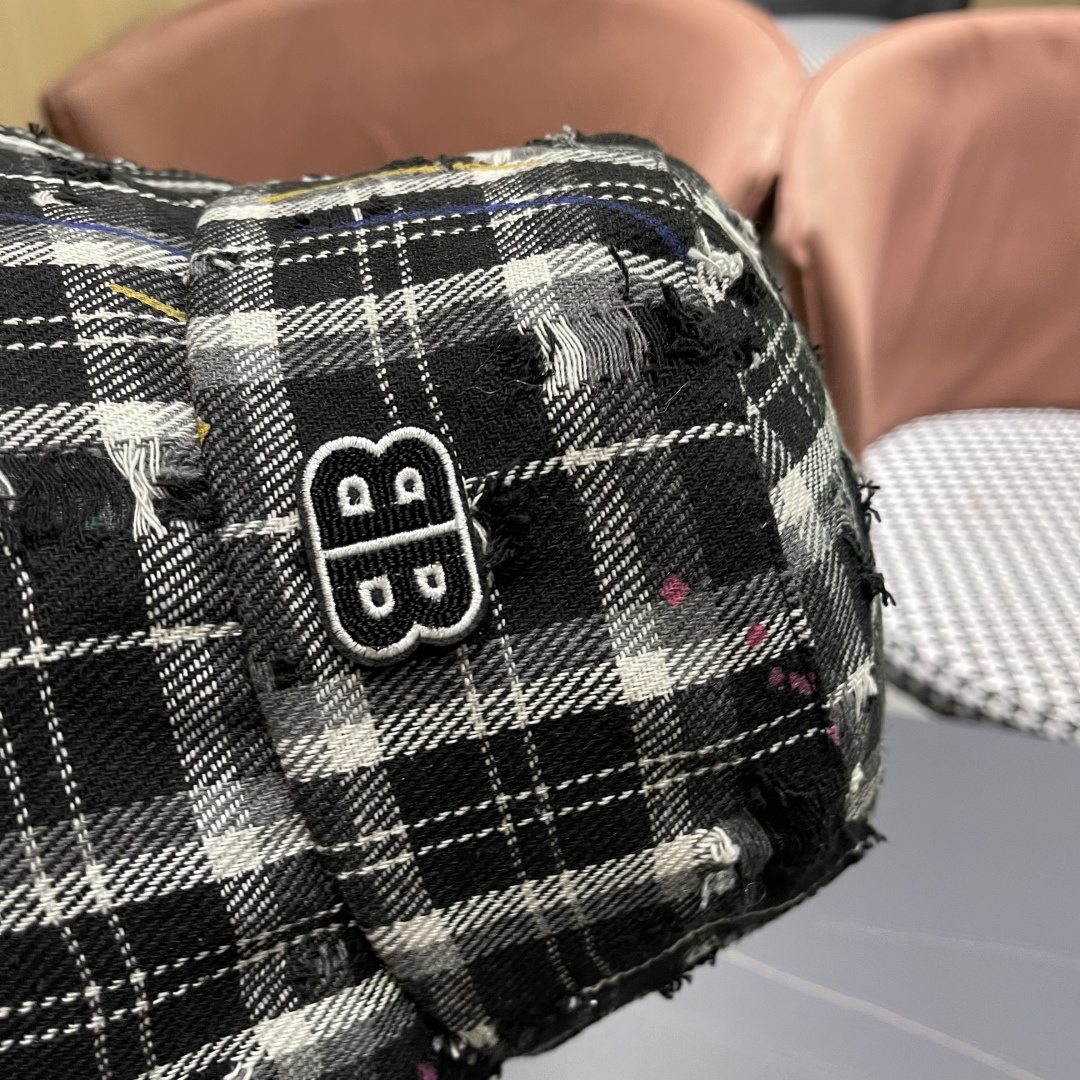  巴黎世家baliciaga2025新款格纹油彩渔夫帽子女百搭品脸小破洞，盆帽休闲时尚水桶帽男