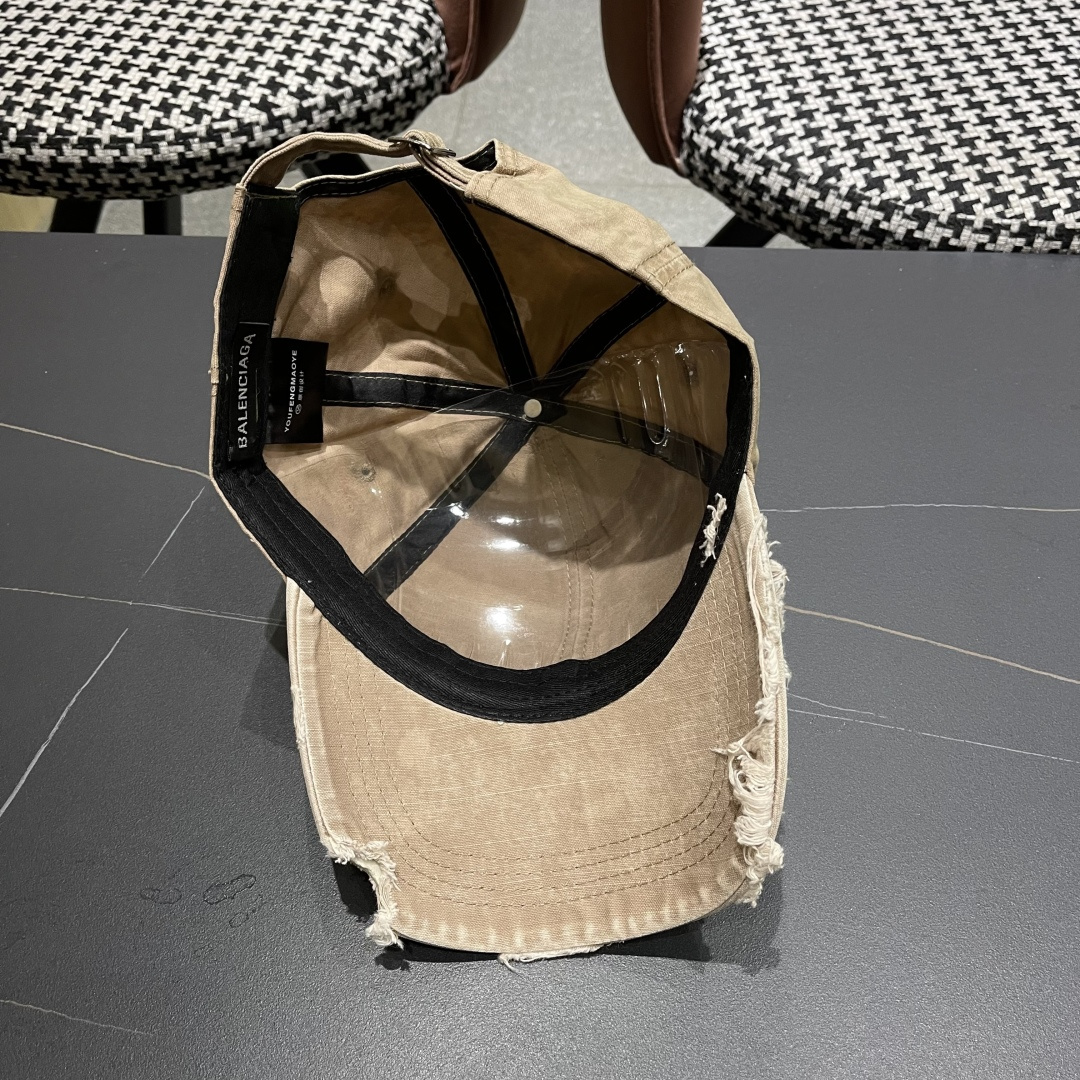 🧢巴黎世家Balenciaga🧢原单棒球帽♥️质量非常棒👍休闲时尚🌼百搭款♥️男女同款！