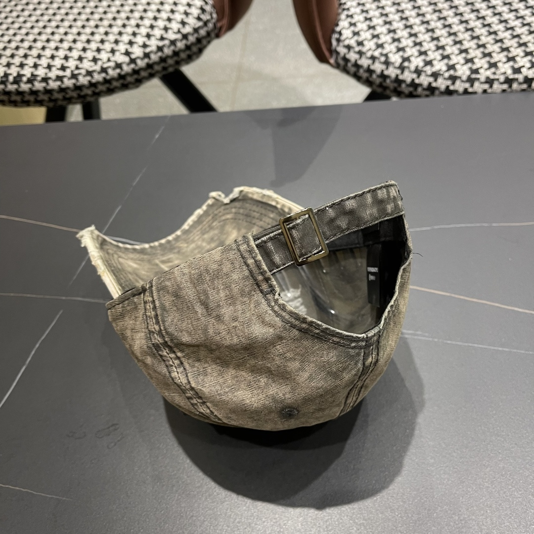 🧢巴黎世家Balenciaga🧢原单棒球帽♥️质量非常棒👍休闲时尚🌼百搭款♥️男女同款！