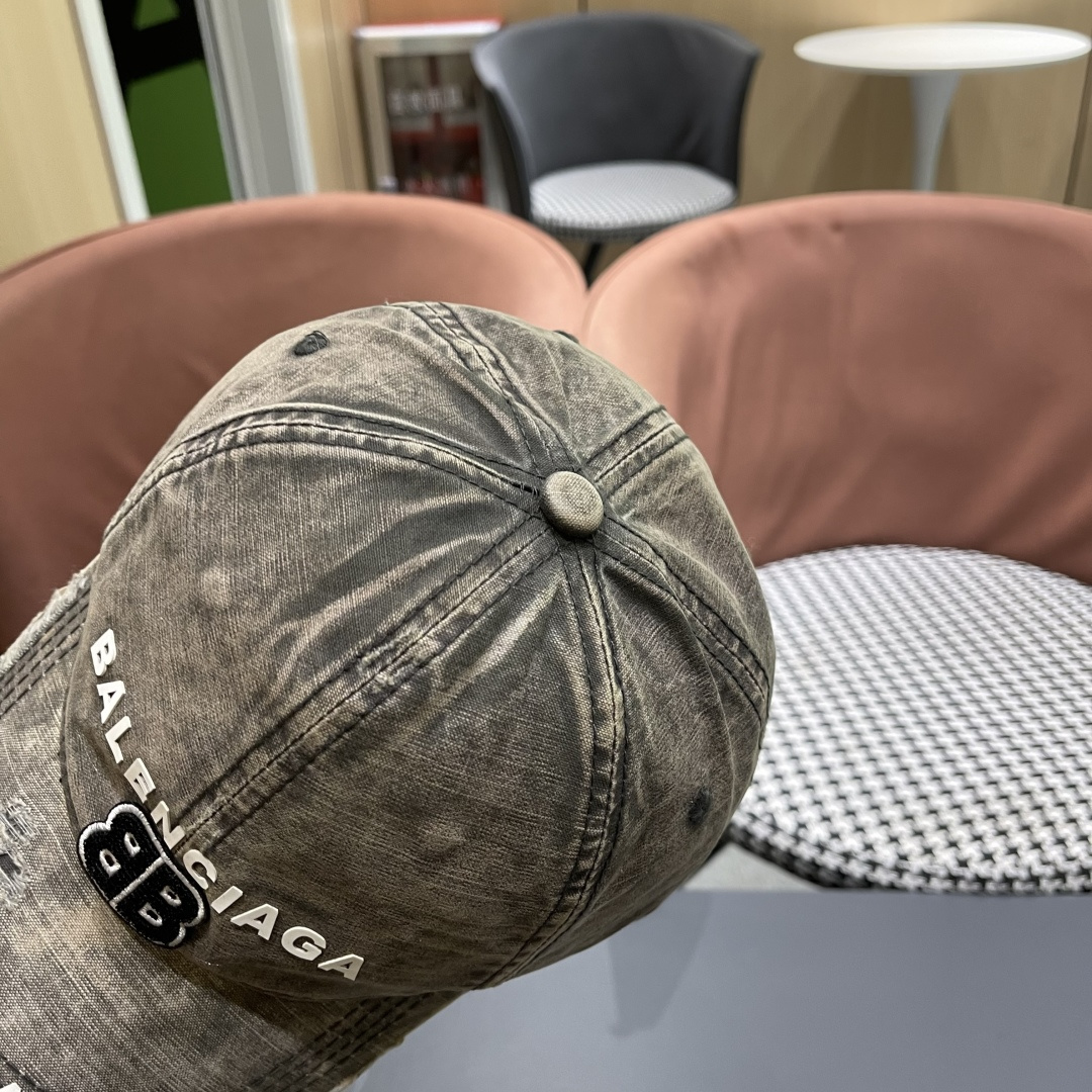 🧢巴黎世家Balenciaga🧢原单棒球帽♥️质量非常棒👍休闲时尚🌼百搭款♥️男女同款！