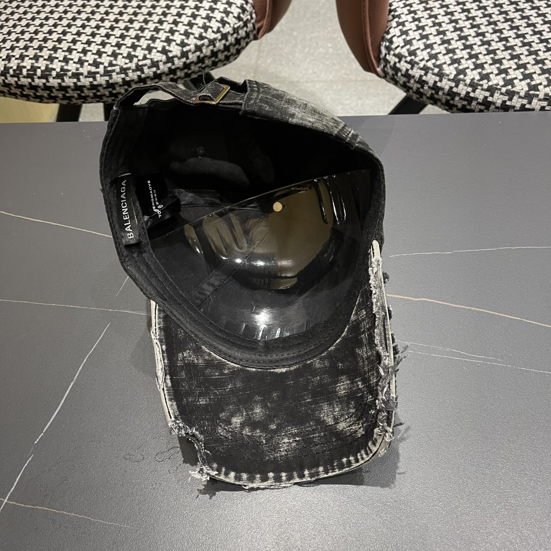 🧢巴黎世家Balenciaga🧢原单棒球帽♥️质量非常棒👍休闲时尚🌼百搭款♥️男女同款！