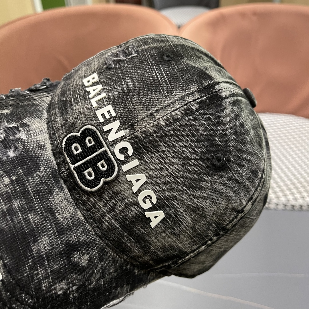🧢巴黎世家Balenciaga🧢原单棒球帽♥️质量非常棒👍休闲时尚🌼百搭款♥️男女同款！