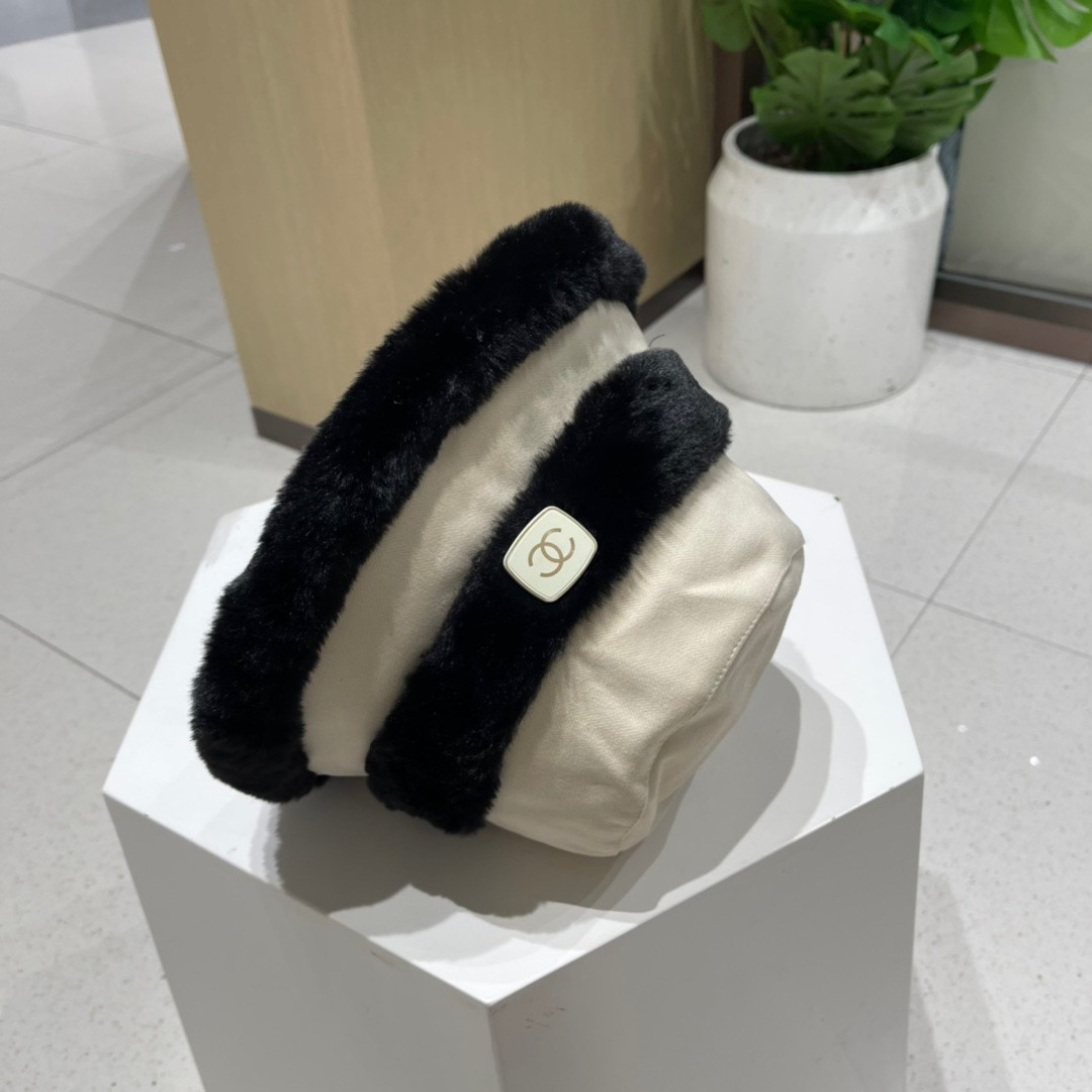 Chanel香奈儿秋冬新款拼色渔夫帽，名媛气质款