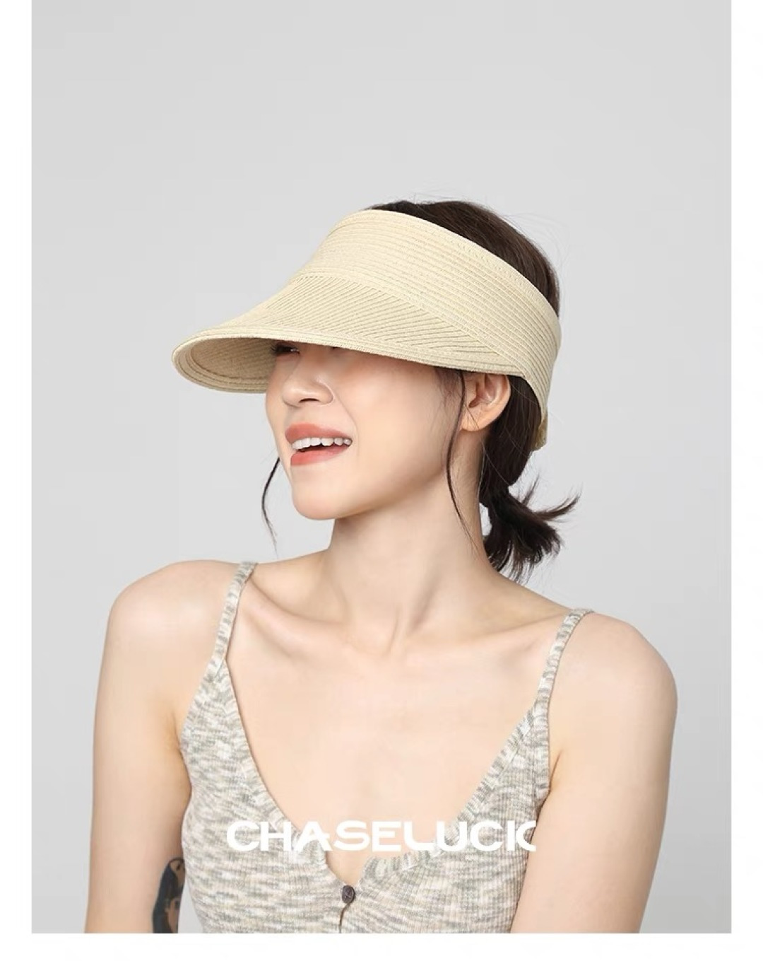  普拉达Prada草编空顶帽子女夏季跑步马拉松运动
防晒帽可折叠显脸小遮阳太阳帽