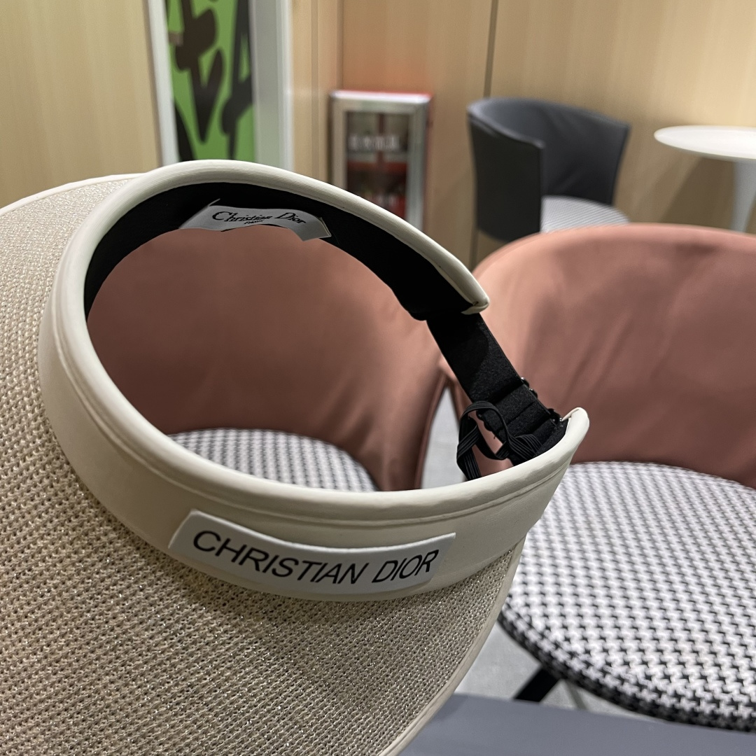  迪奥Dior遮阳帽女夏户外出游百搭防紫外线大
帽檐空顶帽可扎马尾骑车太阳帽